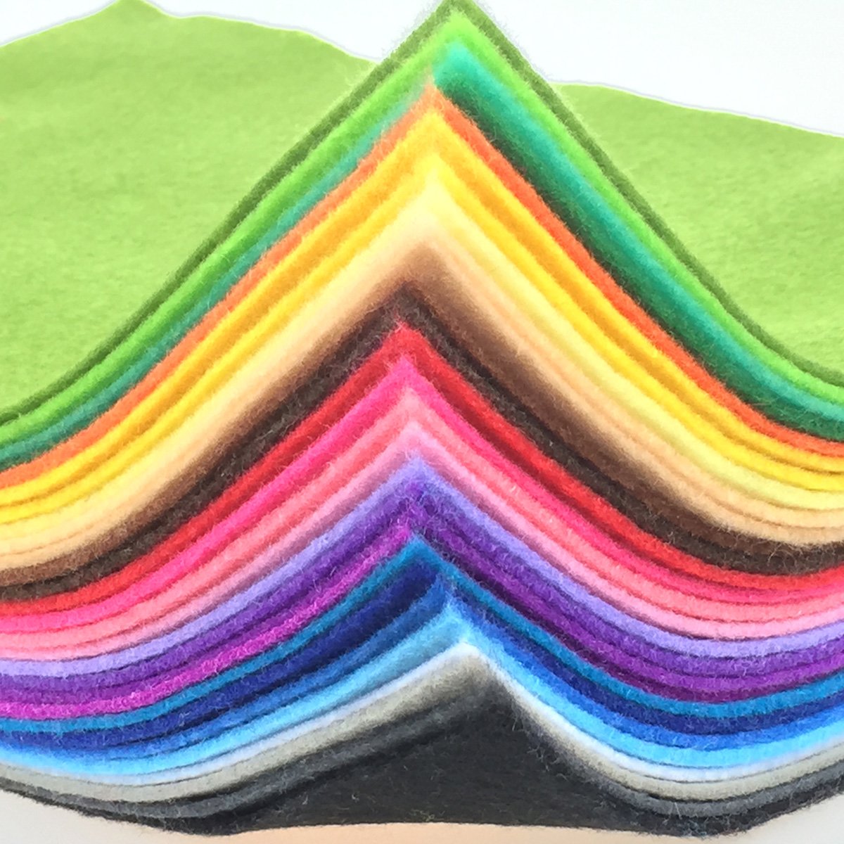 flic-flac 28pcs 12 x 8 inches (30cmx20cm) 1.4mm Thick Soft Felt Fabric Sheet Assorted Color Felt Pack DIY Craft Sewing Squares Nonwoven Patchwork